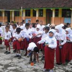 Daftar Barang atau Produk yang Laris dan Laku Dijual untuk Pelajar di Sekolah